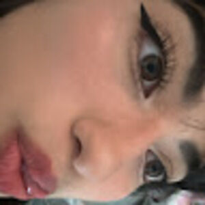 Meet your Posher, Daniela